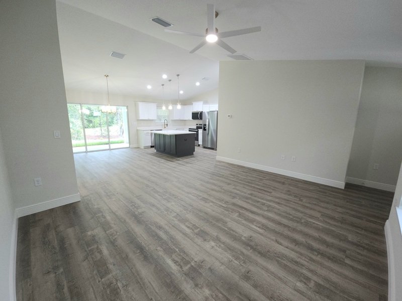 9547 N Sandree Dr property image