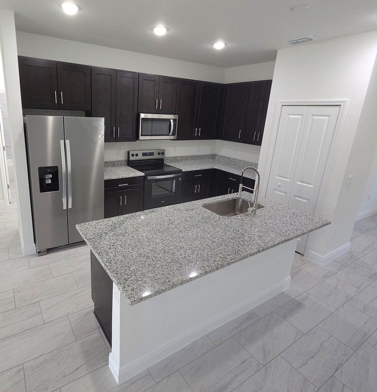 9841 N Sistine ter property image