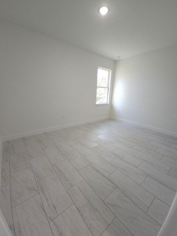 9841 N Sistine ter property image