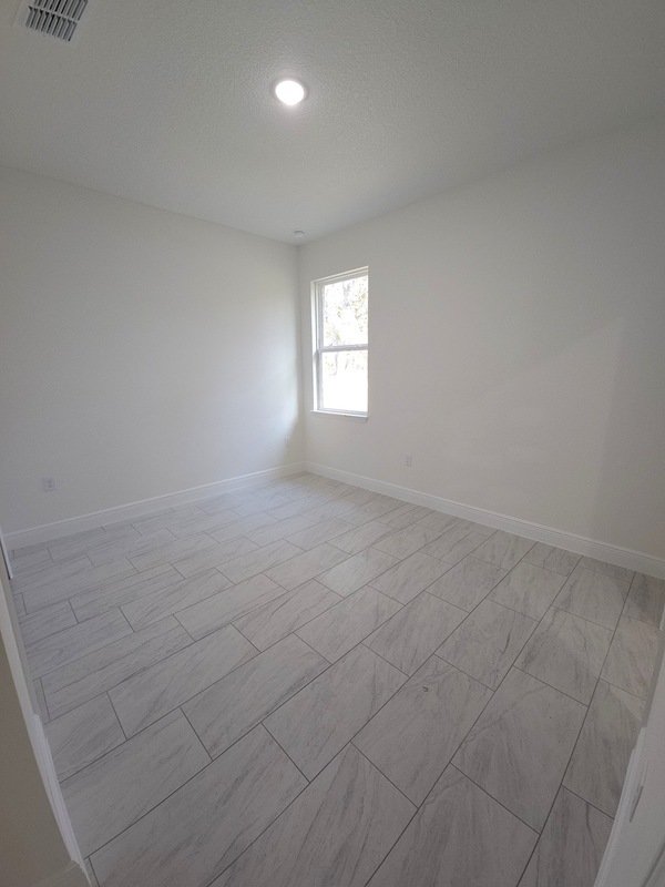 9841 N Sistine ter property image