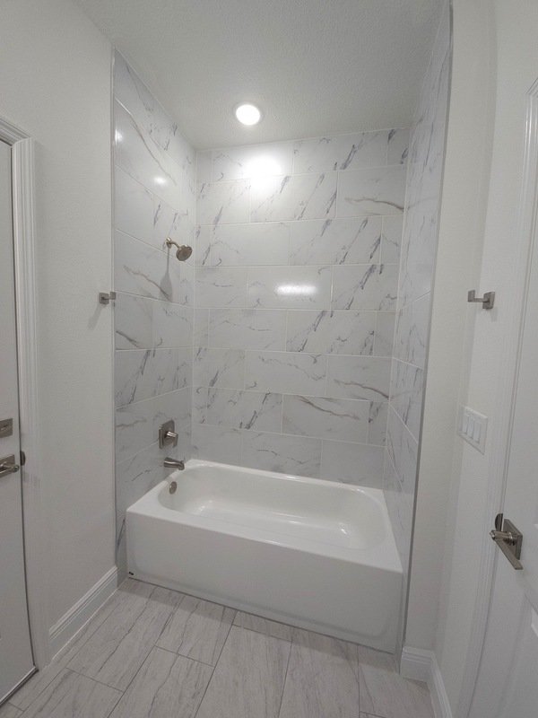 9841 N Sistine ter property image