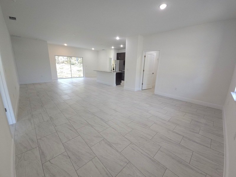 9841 N Sistine ter property image