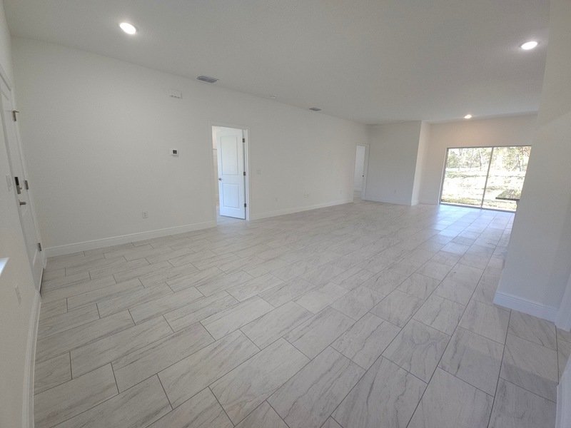 9841 N Sistine ter property image