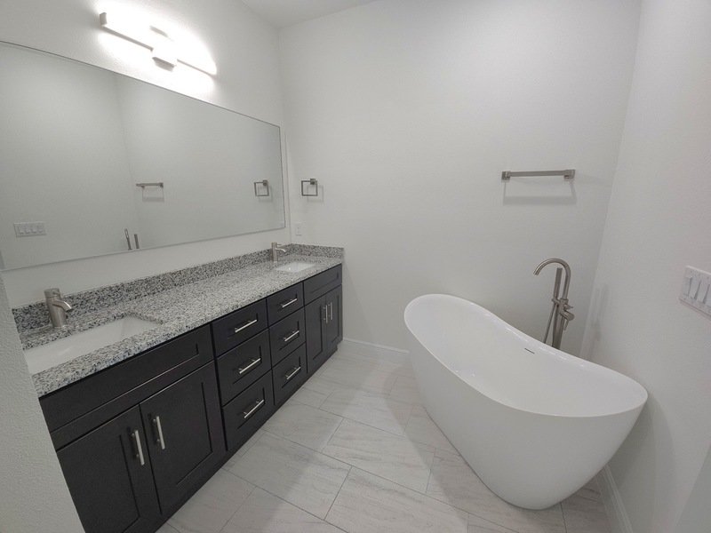 9841 N Sistine ter property image