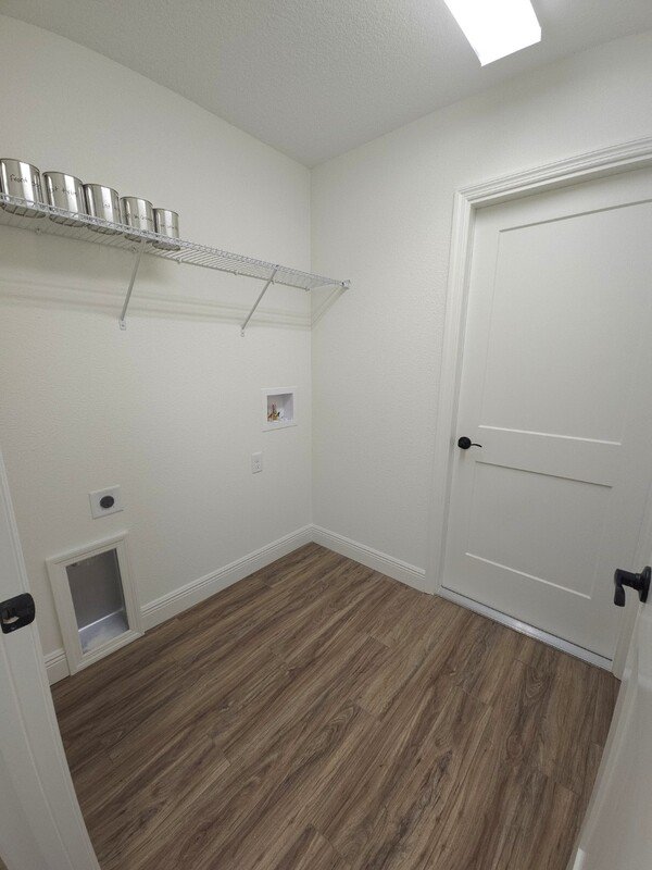 742 W Deacon pl property image