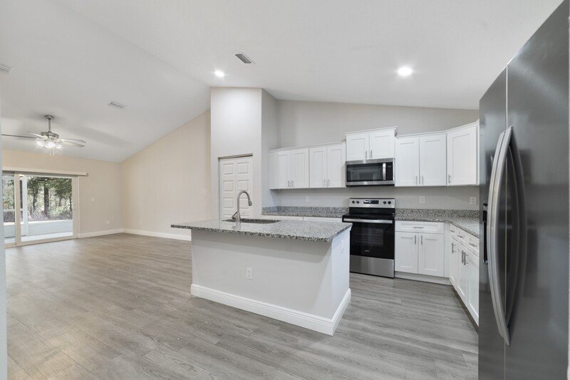 9093 N Peachtree way property image