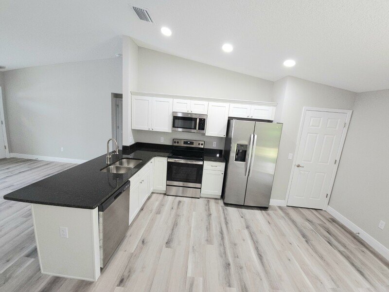 1336 W Cary Dr property image