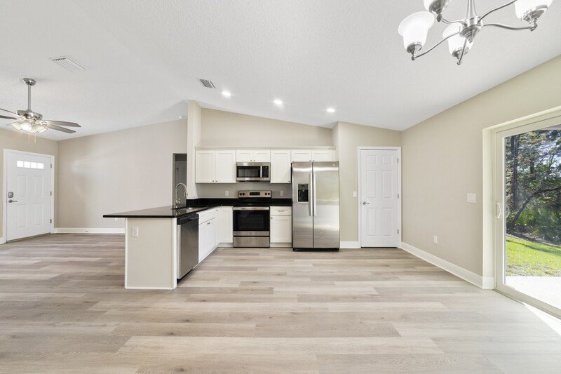 1336 W Cary Dr property image