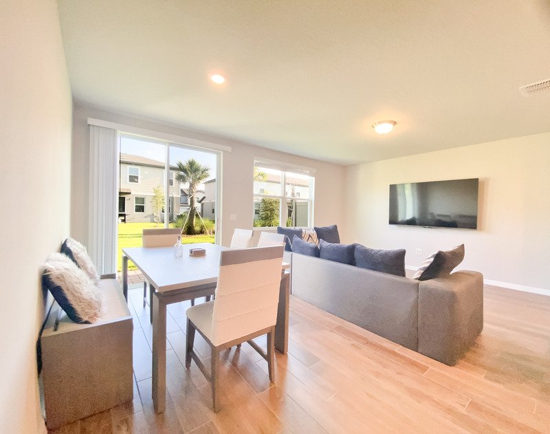 561 Legacy Loop property image